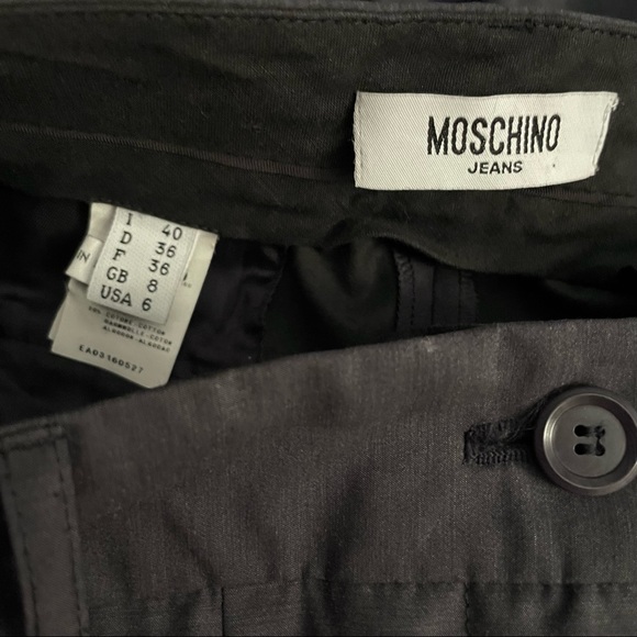 MOSCHINO Jeans Pleated Bermuda Shorts - Picture 4 of 5